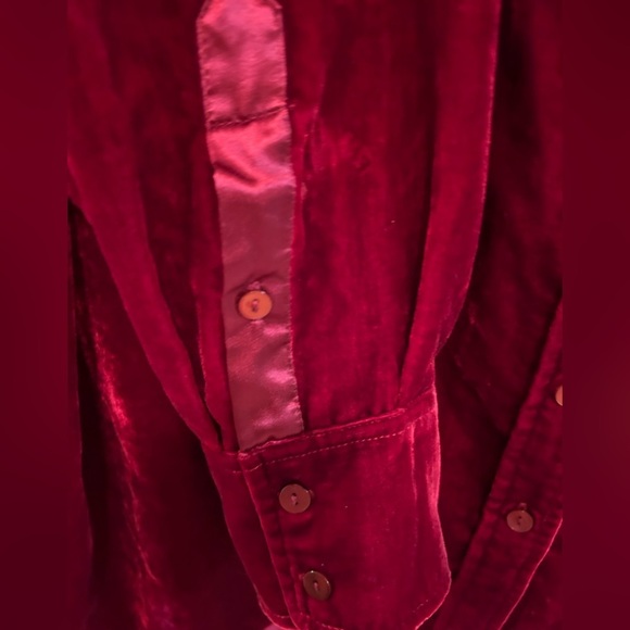 John Mark Velvet Point Collar Long Sleeve Button Front Tunic Scarlet Romantic - Picture 6 of 7